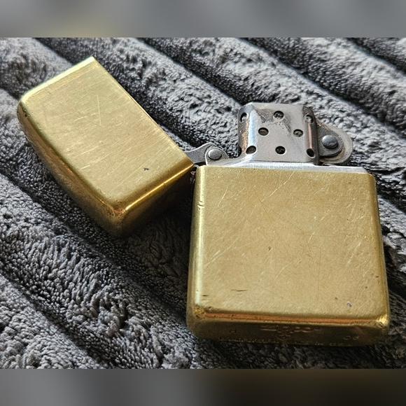 Zippo (Armor Case) Solid Brass Lighter - Picture 3 of 5
